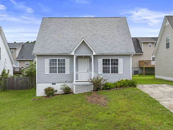 2nd image of 1385 21st St SE