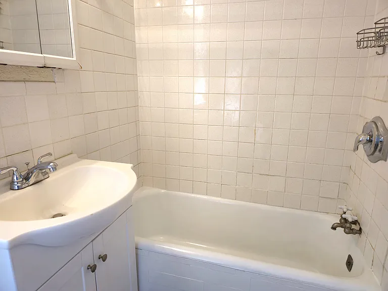 7208 Forsyth Blvd — Photo 9