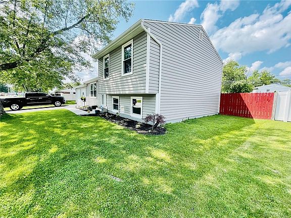 3rd image of 266 Porter Dr