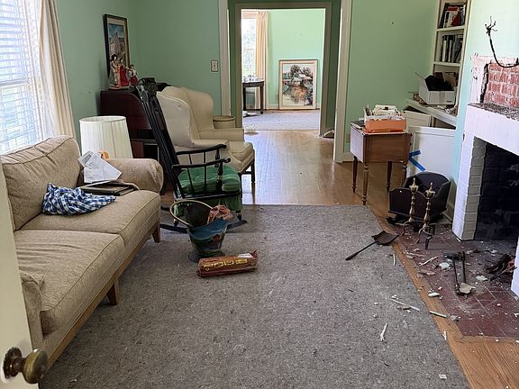3rd image of 4200 Farrar Ave
