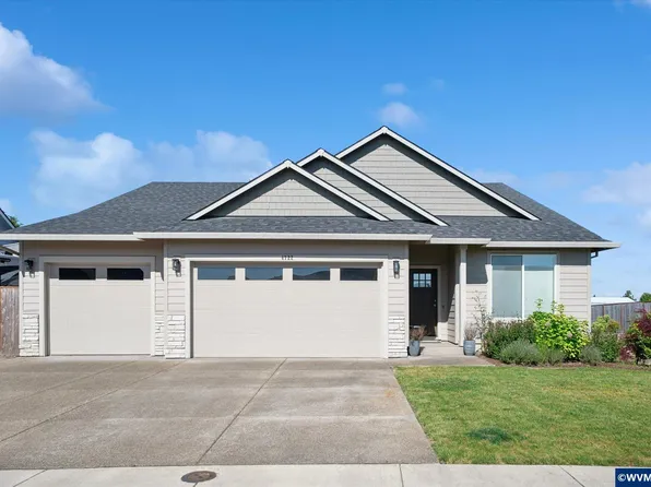4722 Royal Dr NE, Albany, OR 97321