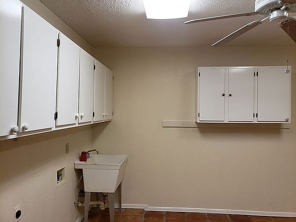 3rd image of 728 Camino Real Ave
