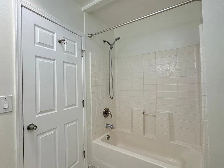 1183 N Normandie Ave — Photo 11