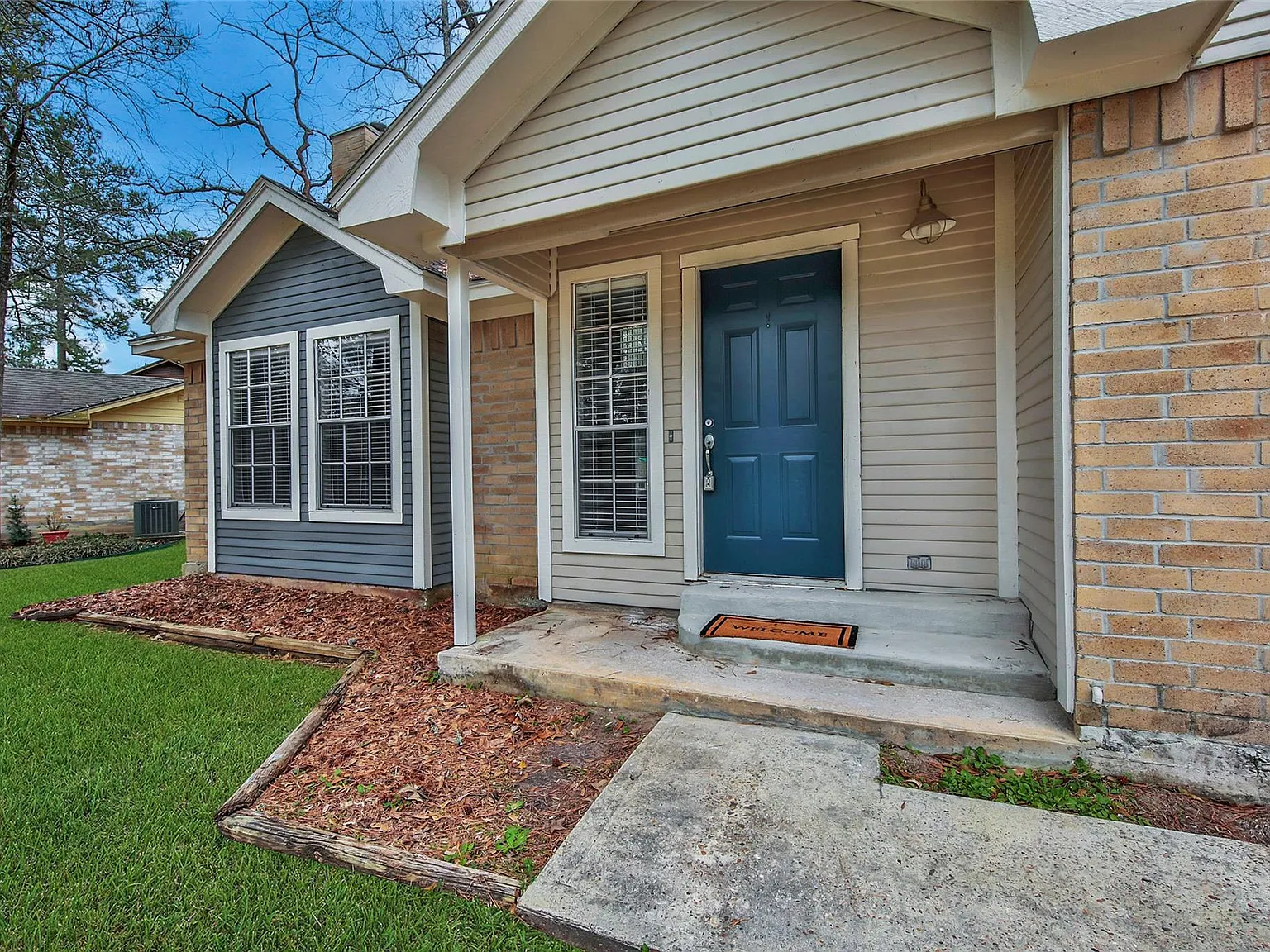 3 bed, 2.5 bath, 1989 sqft, $2,600 — Photo 2