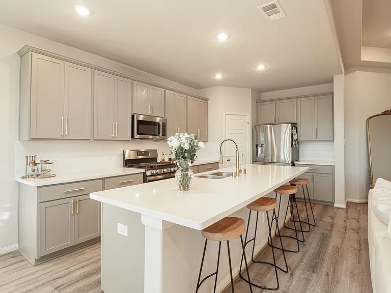 16431 Elkcreek Dr — Photo 4