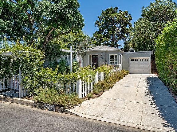 2nd image of 5620 Matilija Ave