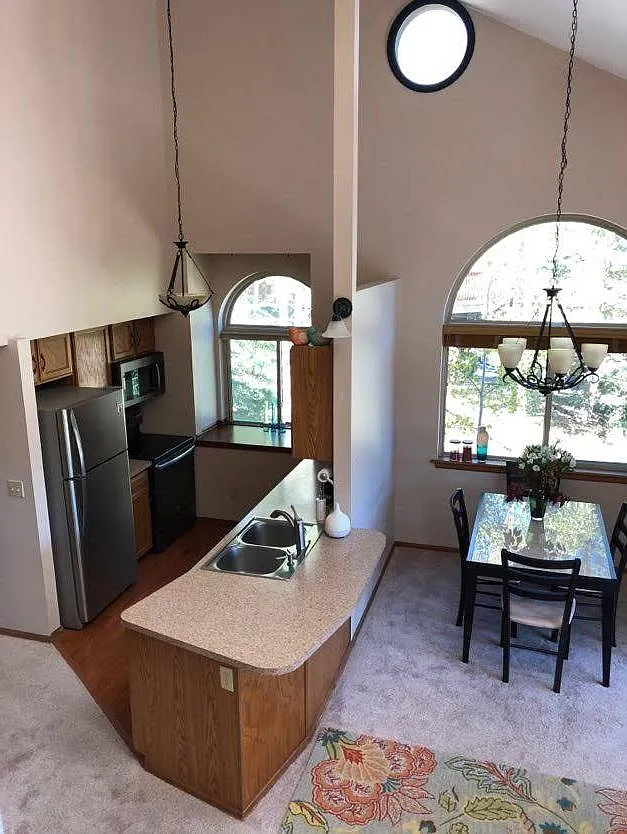 920 Ponderosa Way — Photo 2