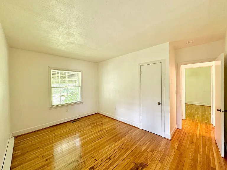 108-110 Binford St — Photo 10