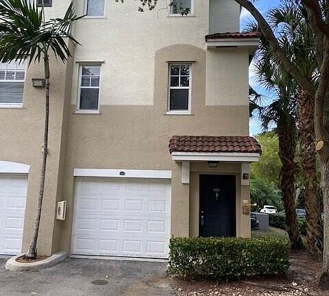 2nd image of 5960 Sample Rd #208