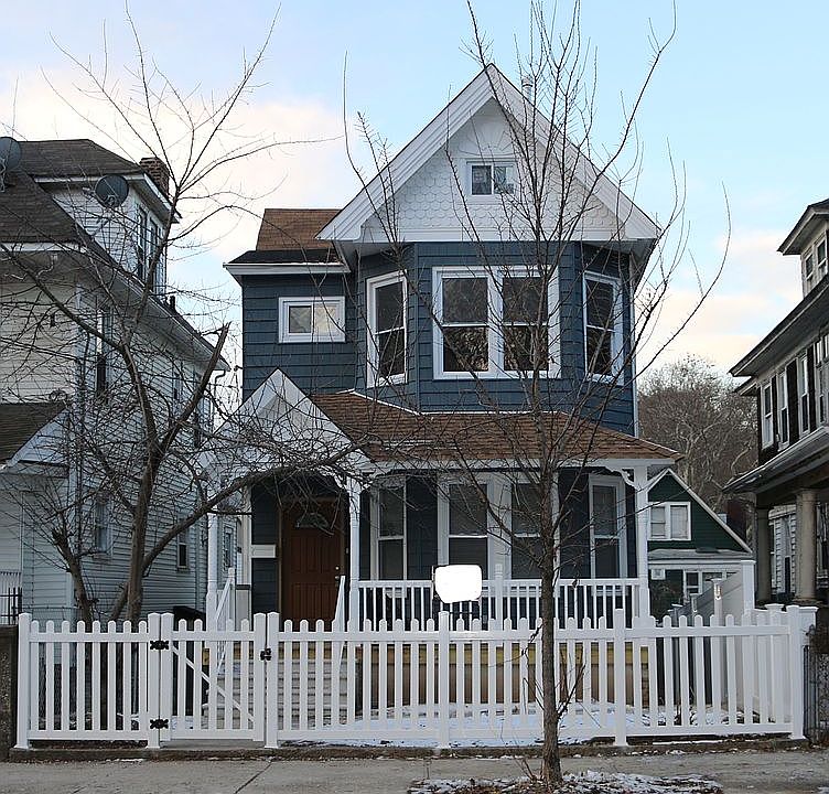 1st image of 146 Westervelt Ave