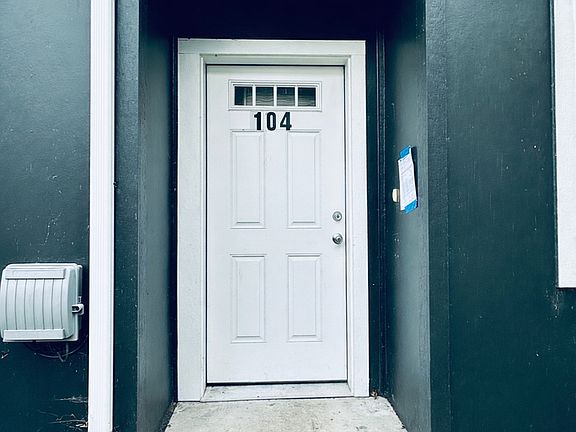 3rd image of 2603 SW Pickford St Unit 104
