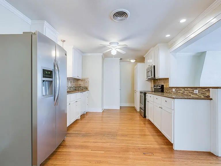 1119 Kenwood Dr — Photo 5