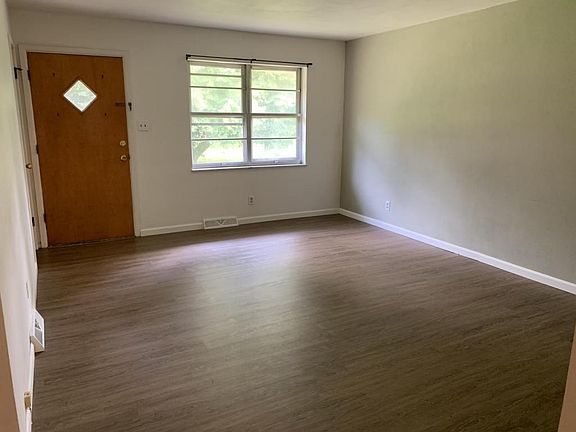 3rd image of 1312 Virginia Ave