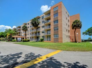 480 Executive Center Dr APT 2C, West Palm Beach, FL 33401