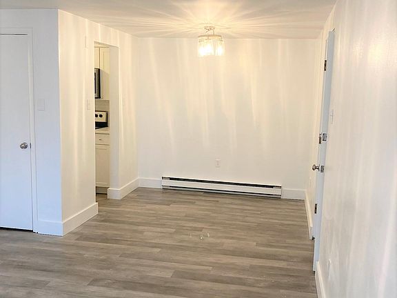 5th image of 119 Rothesay Ave APT 2