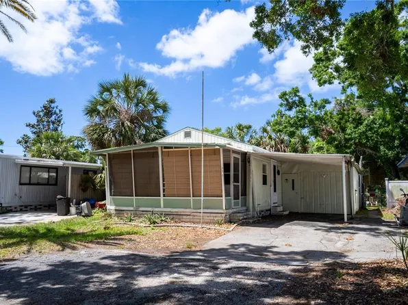 5204 Yellow Pine St N, Saint Petersburg, FL 33709