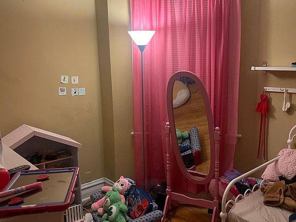 3rd image of 1034 Dunlop Ave #1