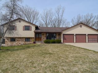 330 Sumac Dr, Green Bay, WI 54313