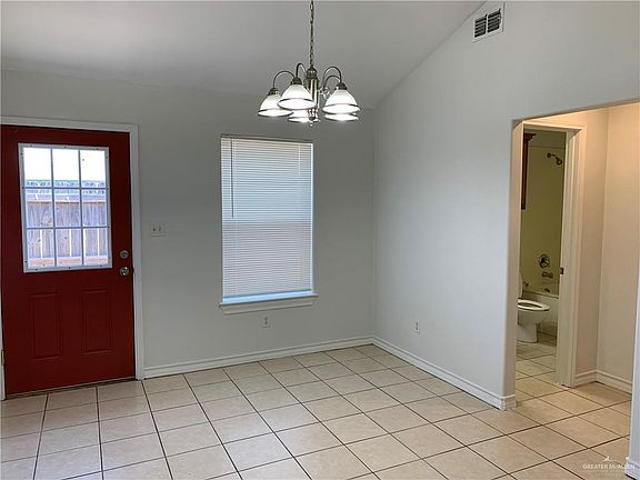4th image of 2107 Bahamas Dr APT 3