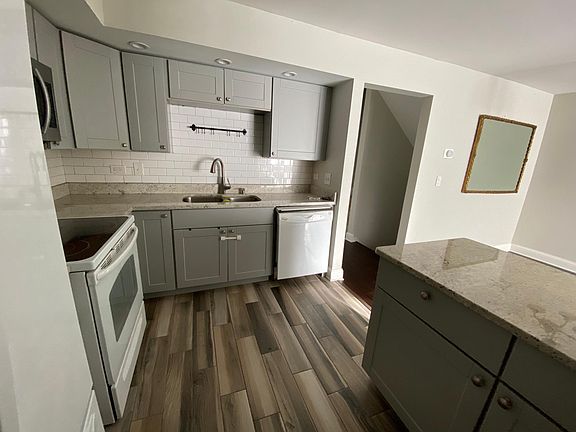 2nd image of 316 Ottawa Dr