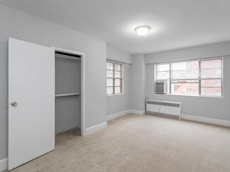 State House Apartments — Photo 11