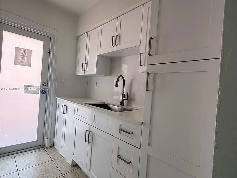 935 Bay Dr #9 — Photo 5
