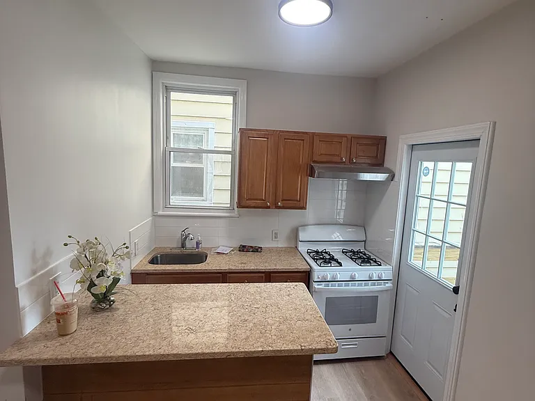 1812 Hunt Ave #1 — Photo 2