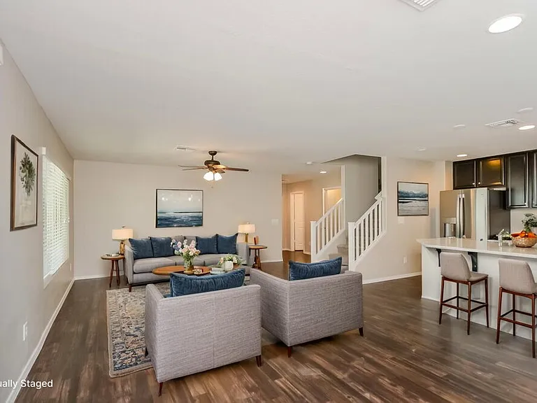 825 S Swallow Ln — Photo 5