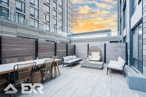 Rented by EXR | media 26