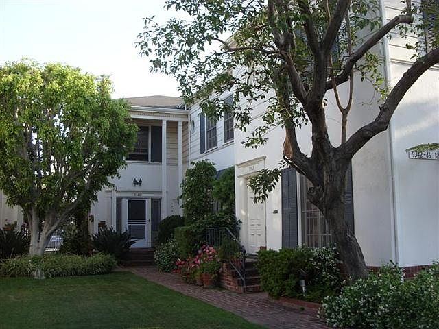 Nice garden entry