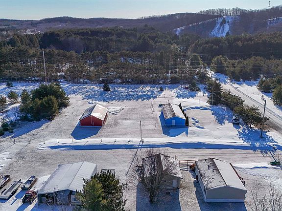 5th image of 2327 Ski Run Rd