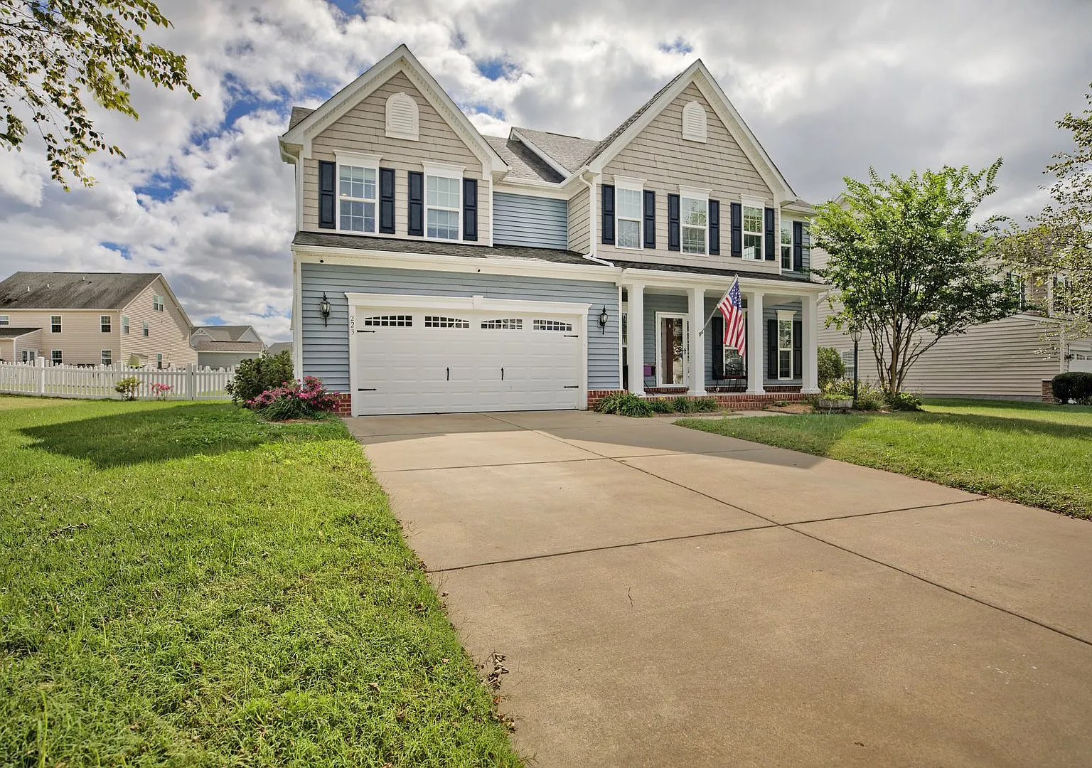 4 bed, 2.5 bath, 2767 sqft, $3,000 — Photo 2