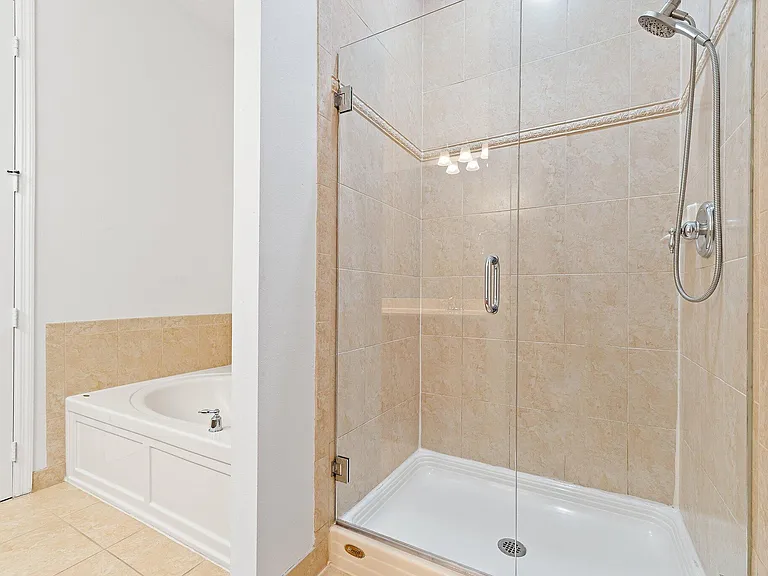 150 Lismore Ln — Photo 31