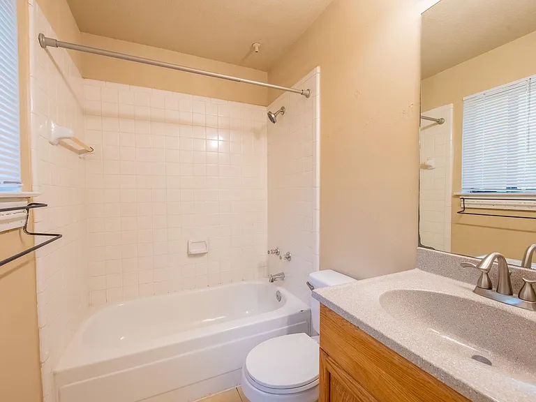 601 Nelray Blvd #10 — Photo 7