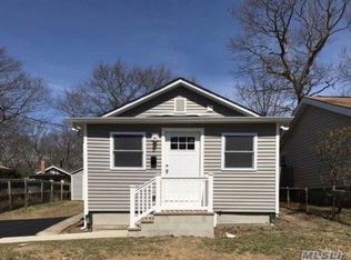 5 Island Rd, Sound Beach, NY 11789