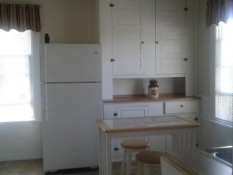 416 E 3rd St #2 — Photo 6