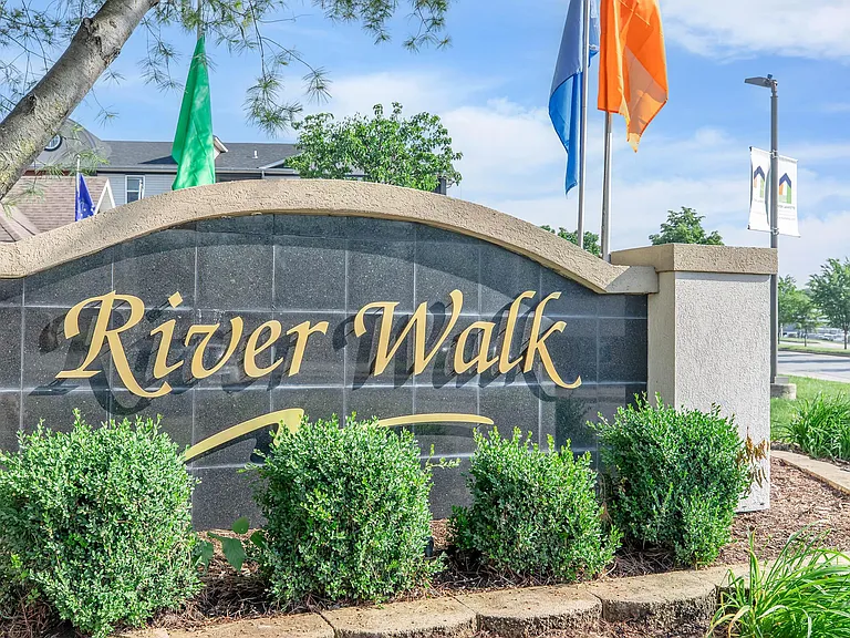 Riverwalk — Photo 14