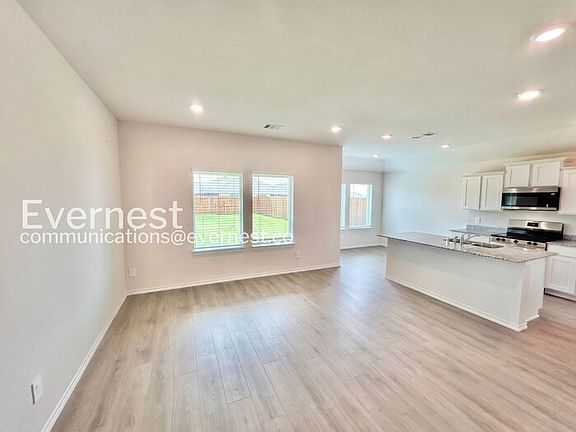 4th image of 417 Pineywood Trl