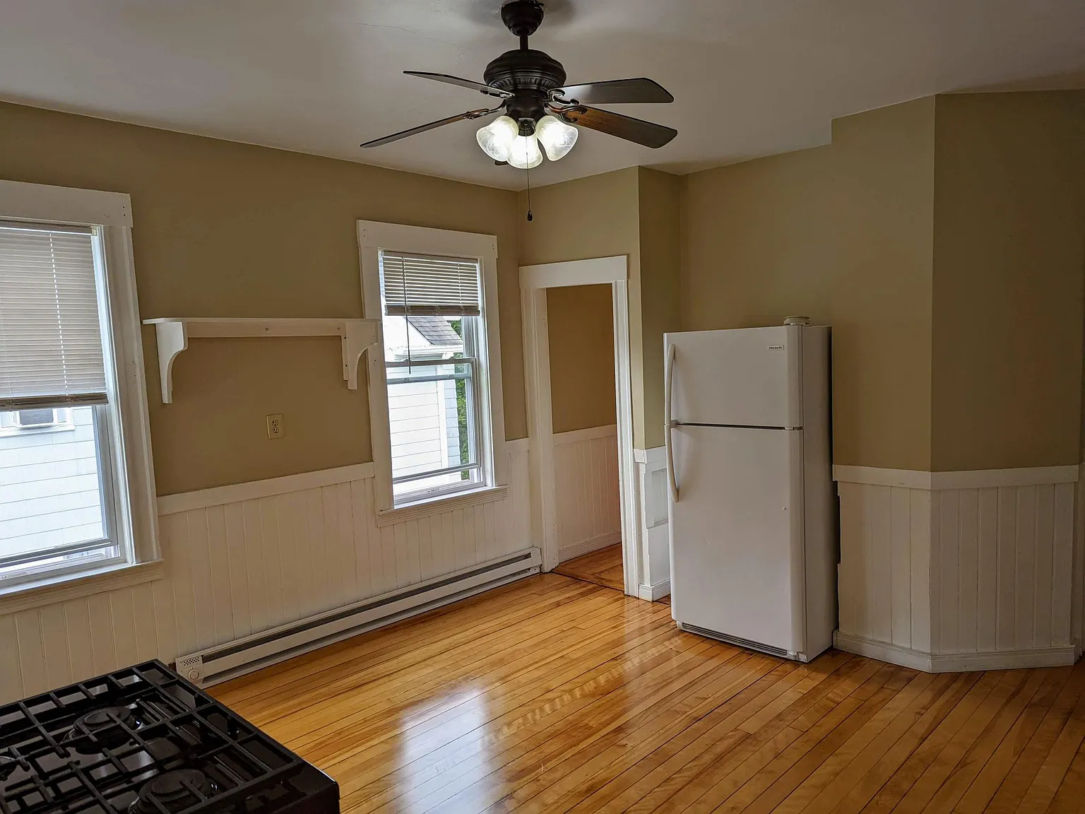 3 bed, 1160 sqft, $1,900 — Photo 4
