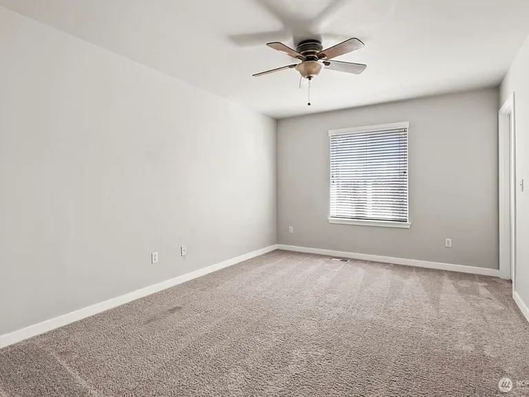 8418 153rd St E — Photo 28