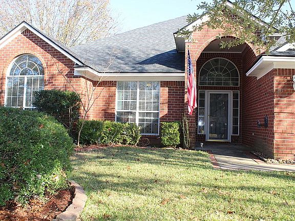 3rd image of 6004 Sandlin Ave