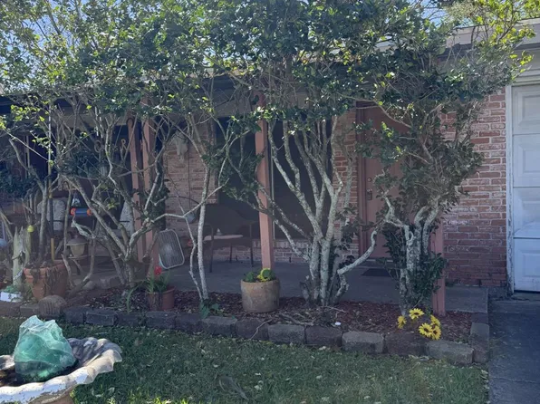 1761 El Mar Ln, Seabrook, TX 77586