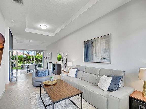 4th image of 220 Pioneer Way