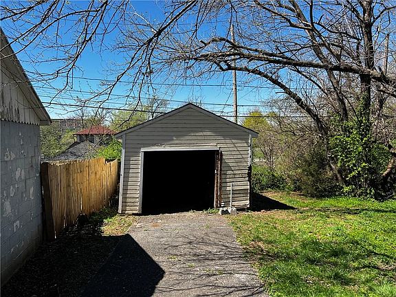 4th image of 6340 S Benton Ave