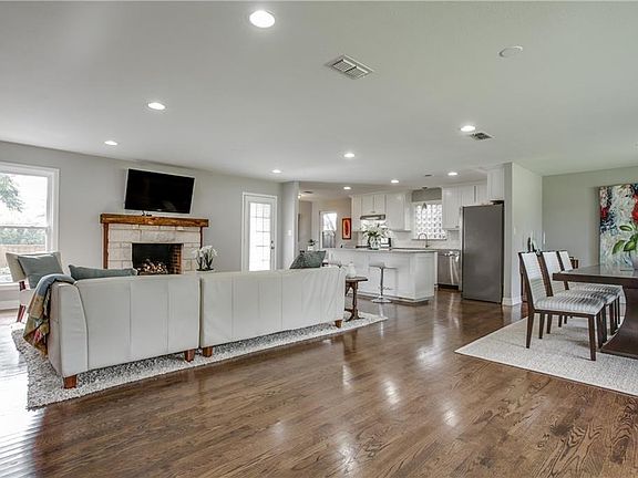 2nd image of 4569 Ashford Dr