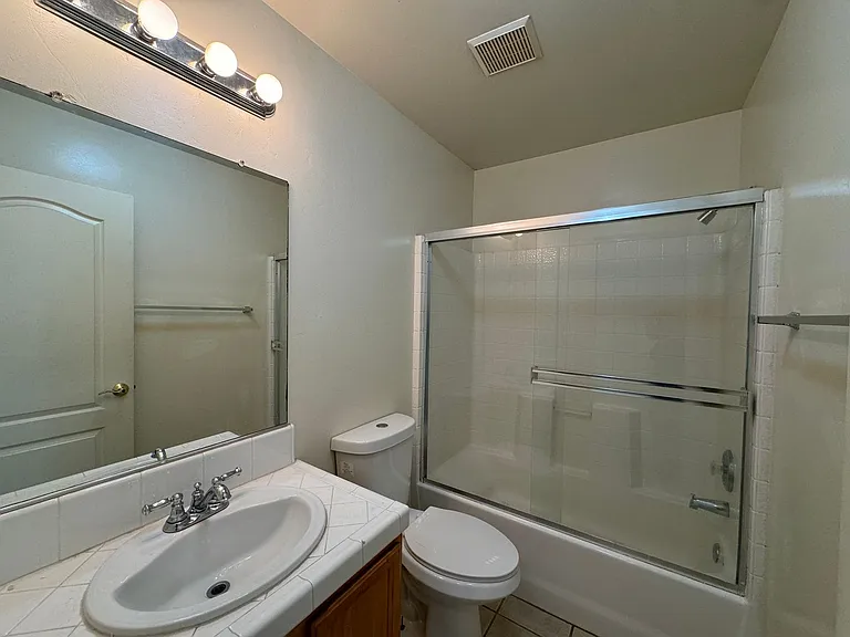 9109 Chattaroy St — Photo 8
