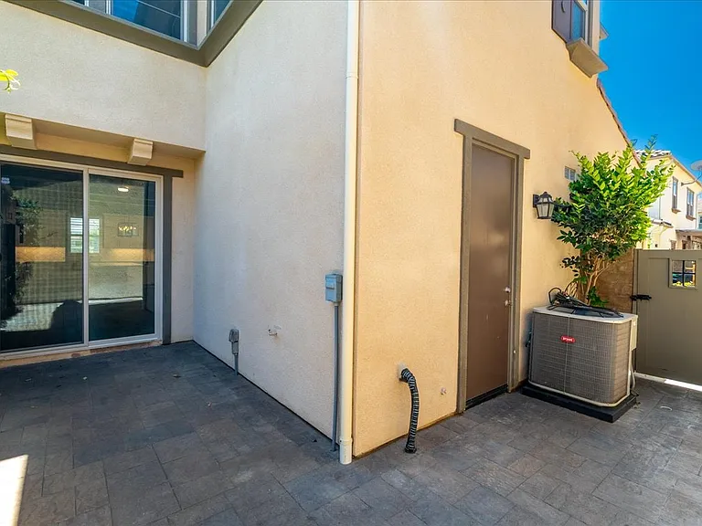 35 Lomada St — Photo 37