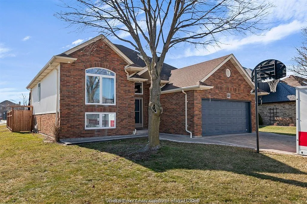 3 bed, $2,100 — Photo 1