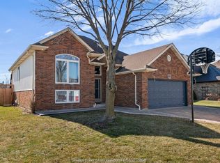 3057 Kenilworth Dr, Windsor, ON N9E 4M6