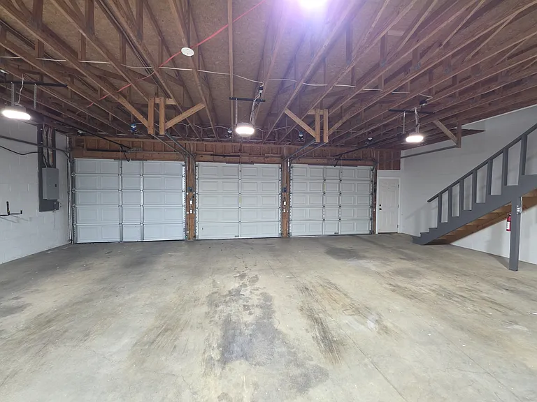 105 Becky Dr — Photo 17